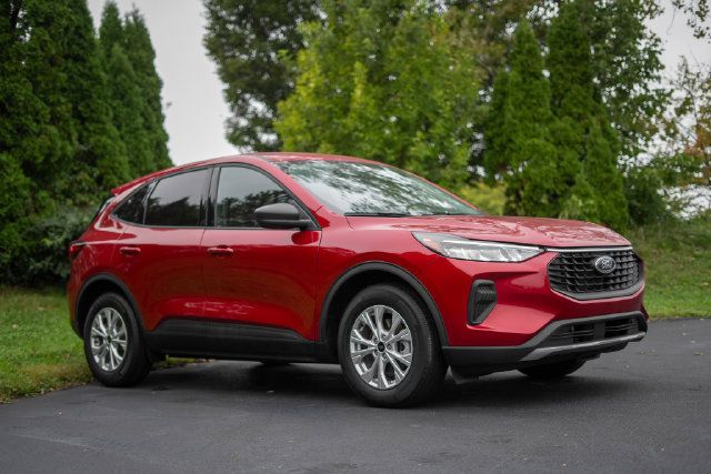 Used 2025 Ford Escape Active FWD image 3
