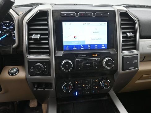 Used 2021 Ford F250 Lariat w/ Lariat Ultimate Package AWD/4WD image 9