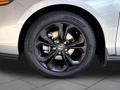 Used 2025 Honda Accord SE image 11