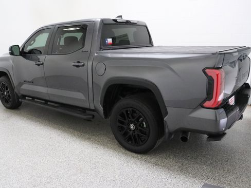 Used 2025 Toyota Tundra Limited AWD/4WD image 9