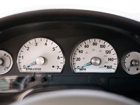 Used 2004 Ford Thunderbird RWD image 12