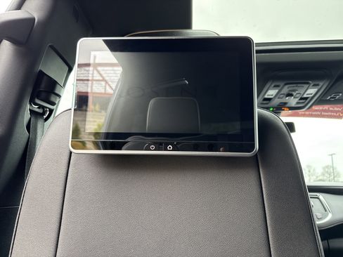 Used 2022 GMC Yukon XL SLT w/ SLT Luxury Package image 31