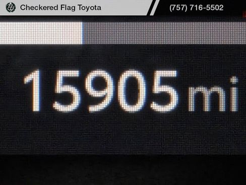 Used 2024 Toyota Tacoma TRD Off-Road image 25