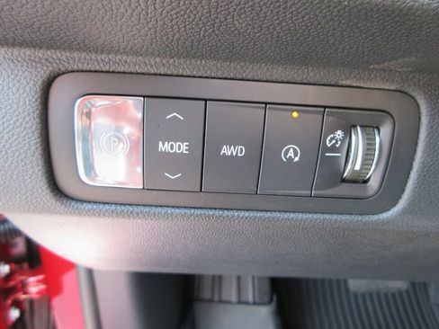New 2026 Chevrolet Traverse Z71 w/ Driver Confidence Package AWD/4WD image 25
