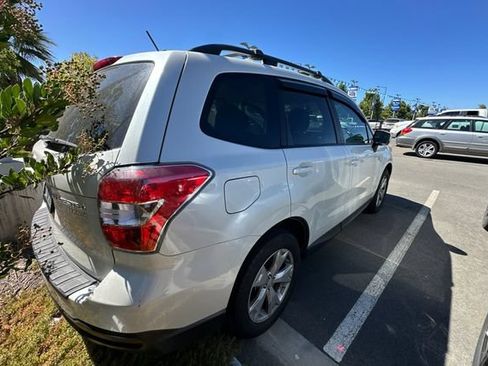 Used 2015 Subaru Forester 2.5i Premium AWD/4WD image 5