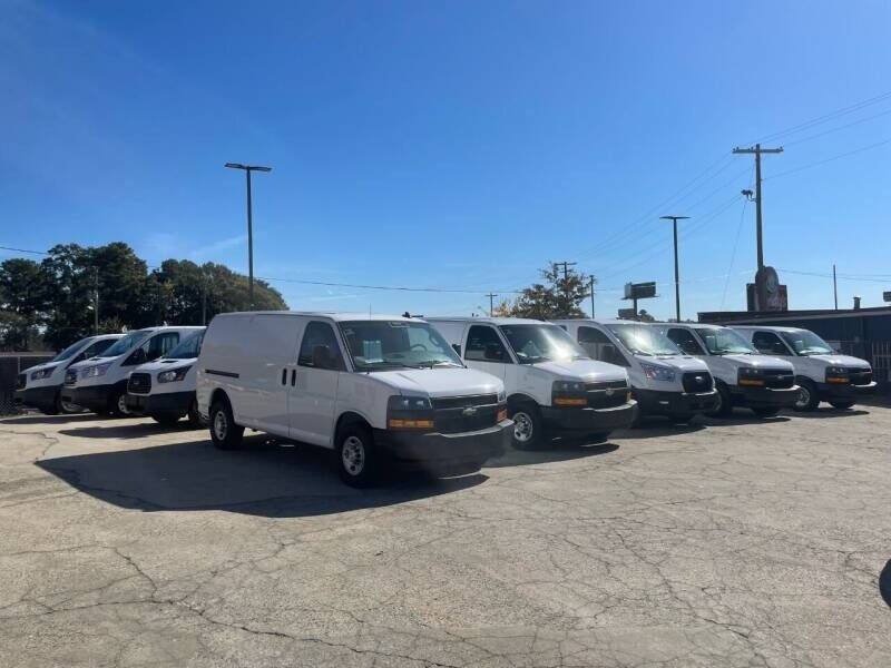 Used 2021 GMC Savana 3500 Extended w/ Power Convenience Package RWD image 16