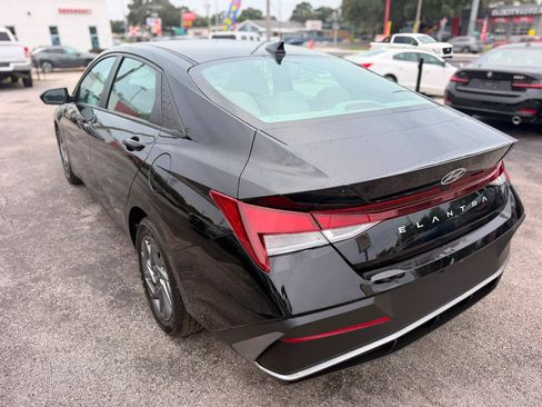 Used 2024 Hyundai Elantra SEL FWD image 9