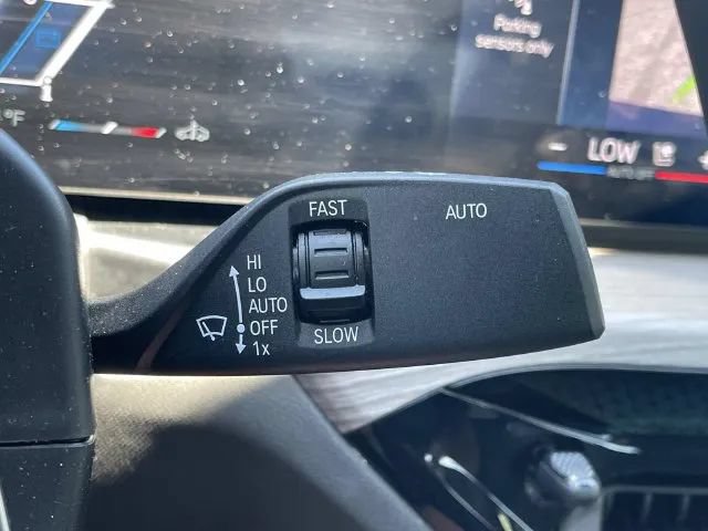 Used 2025 BMW 330i xDrive Sedan AWD/4WD image 41