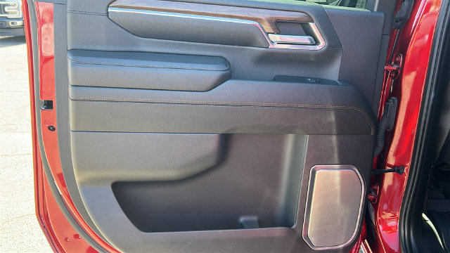 Used 2024 Chevrolet Silverado 2500 High Country w/ High Country Premium Package AWD/4WD image 14