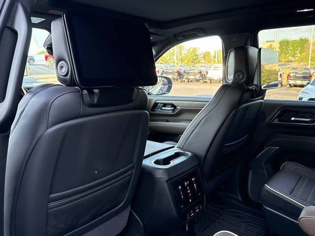New 2026 GMC Yukon Denali Ultimate w/ LPO, Floor Liner Package AWD/4WD image 8
