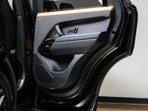 Used 2023 Land Rover Range Rover Sport SE Dynamic image 49