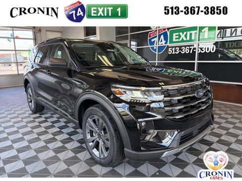 New 2026 Ford Explorer Active w/ Active Comfort Package AWD/4WD image 1
