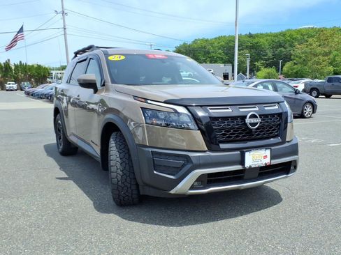 Certified 2024 Nissan Pathfinder Rock Creek AWD/4WD image 3