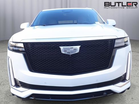 Used 2021 Cadillac Escalade Premium Luxury Platinum image 2