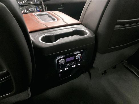 Used 2023 GMC Yukon XL Denali Ultimate image 29