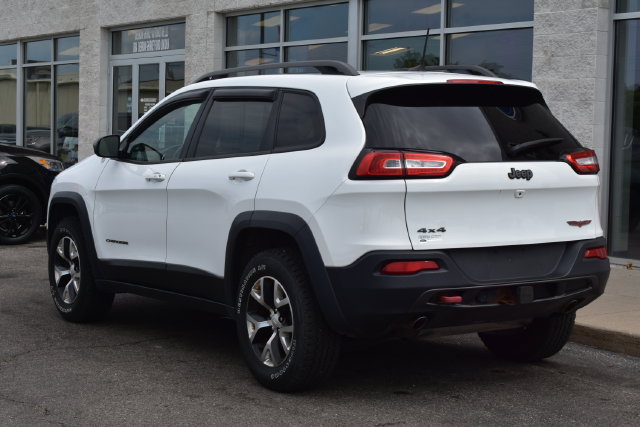 Used 2017 Jeep Cherokee Trailhawk w/ Comfort & Convenience Group AWD/4WD image 11