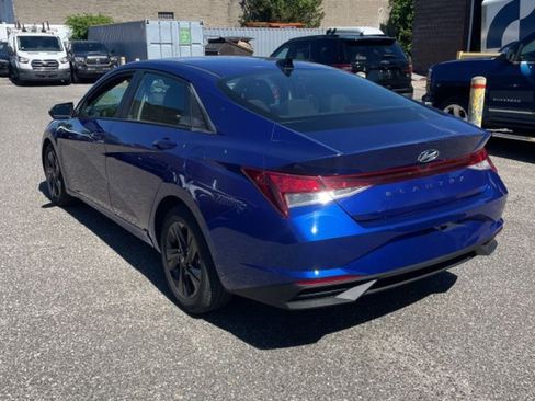 Used 2022 Hyundai Elantra SEL FWD image 5