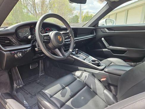 Used 2022 Porsche 911 Carrera 4S AWD/4WD image 4