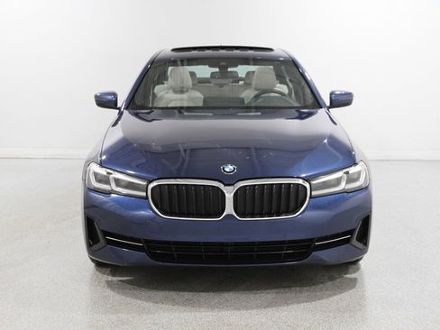 Certified 2022 BMW 530i xDrive w/ Convenience Package image 2
