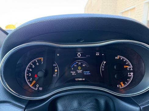 Used 2017 Jeep Grand Cherokee Limited w/ Luxury Group II image 10