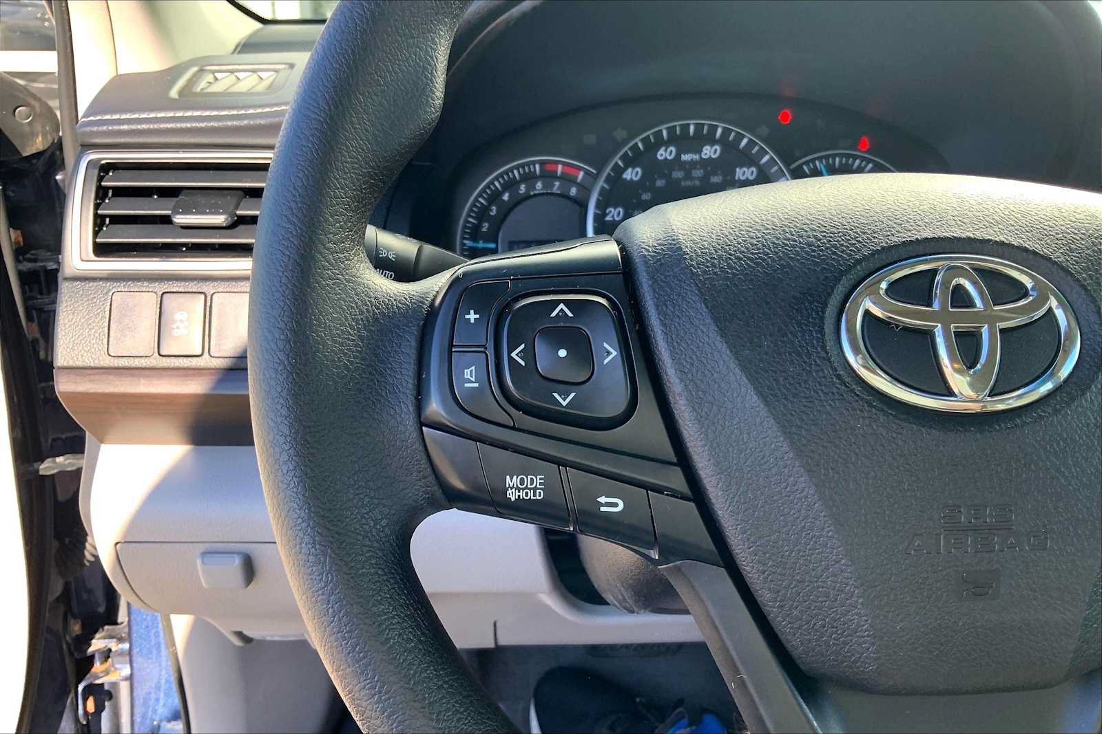 Used 2015 Toyota Camry LE FWD image 20