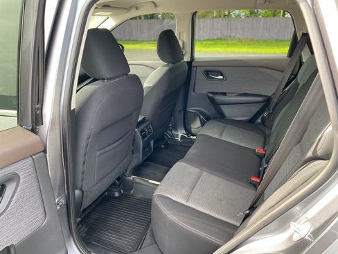 Used 2021 Nissan Rogue SV AWD/4WD image 18