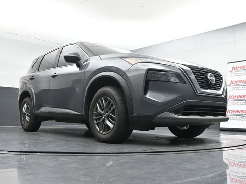 Used 2023 Nissan Rogue S image 18