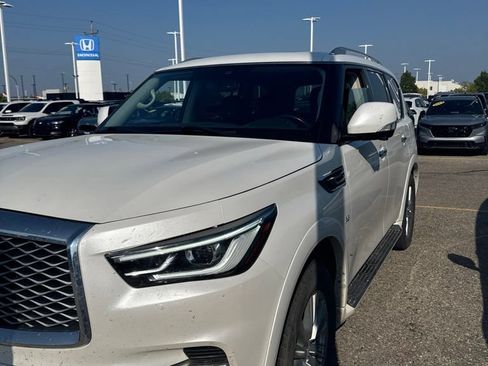 Used 2019 INFINITI QX80 Luxe w/ Proassist Package AWD/4WD image 3