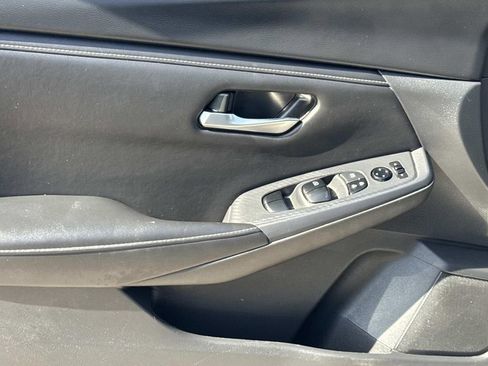 Certified 2024 Nissan Sentra SV image 17