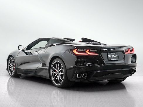 Used 2024 Chevrolet Corvette Stingray Convertible w/ 1LT RWD image 3