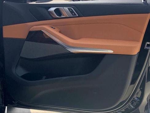 Used 2026 BMW X5 xDrive40i w/ Premium Package image 40