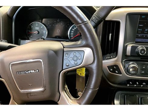 Used 2017 GMC Sierra 1500 Denali w/ Denali Ultimate Package AWD/4WD image 11