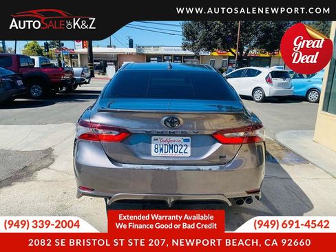 Used 2018 Toyota Camry SE FWD image 13