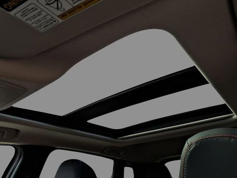 Used 2025 Nissan Kicks SR w/ SR Premium Package image 21