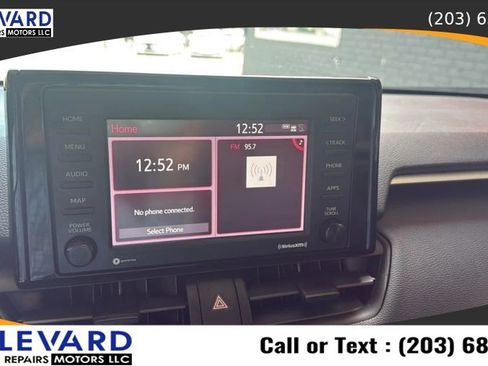 Used 2021 Toyota RAV4 XLE AWD/4WD image 14