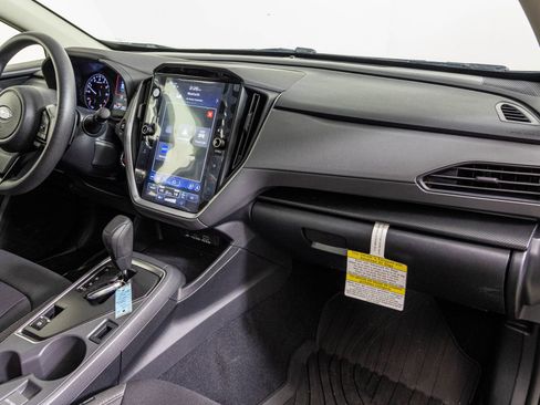 Used 2025 Subaru Crosstrek 2.0i Premium image 40