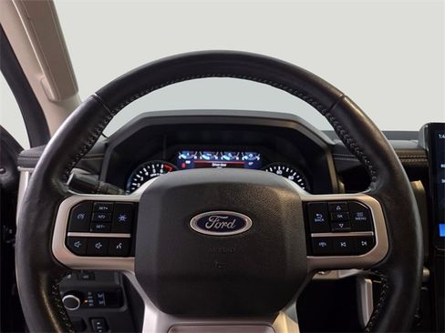 Used 2024 Ford Expedition Max XLT image 10