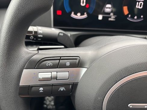 Used 2025 Hyundai Tucson SE image 14