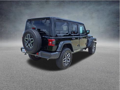 Used 2025 Jeep Wrangler Unlimited Sahara AWD/4WD image 8