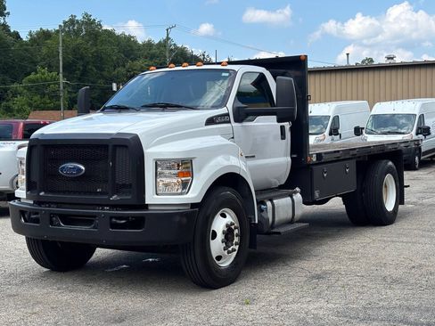 Used 2017 Ford F650 2WD Regular Cab Super Duty image 4