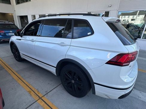 Used 2022 Volkswagen Tiguan SE R-Line AWD/4WD image 4