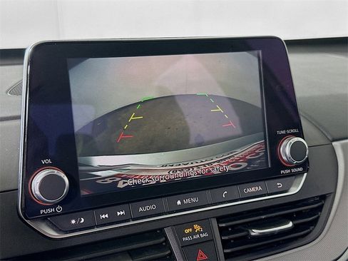 Used 2024 Nissan Altima 2.5 SR image 10