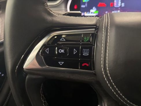 Used 2023 Jeep Grand Cherokee Overland w/ Advanced Protech Group III image 23