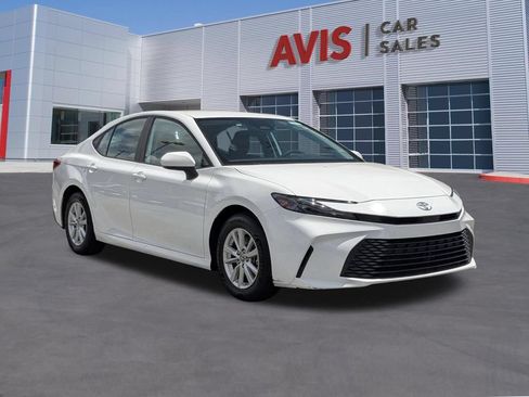 Used 2025 Toyota Camry LE FWD image 9