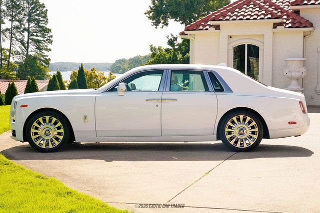 Used 2020 Rolls-Royce Phantom Sedan RWD image 3
