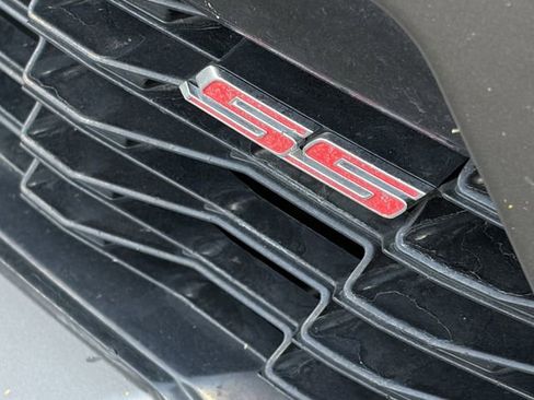 Used 2017 Chevrolet Camaro SS image 9