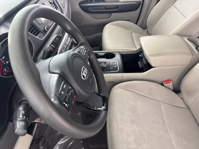 Used 2015 Kia Sedona LX w/ LX Convenience Package FWD image 22