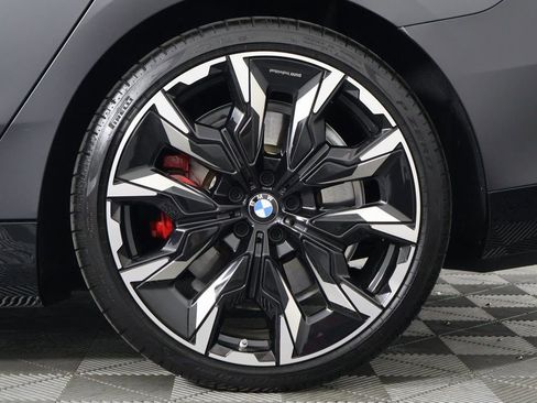 Used 2025 BMW i5 M60 w/ Premium Package image 16
