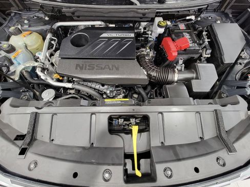 Used 2025 Nissan Rogue SV image 9