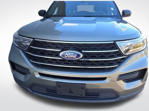 Used 2020 Ford Explorer XLT w/ Class III Trailer Tow Package image 4